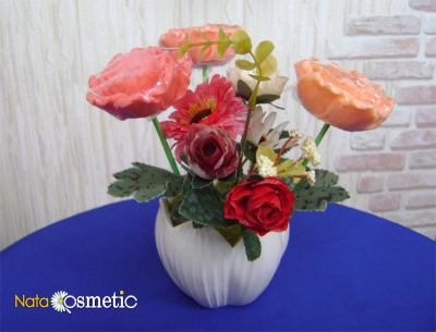 Милый букетик из маков